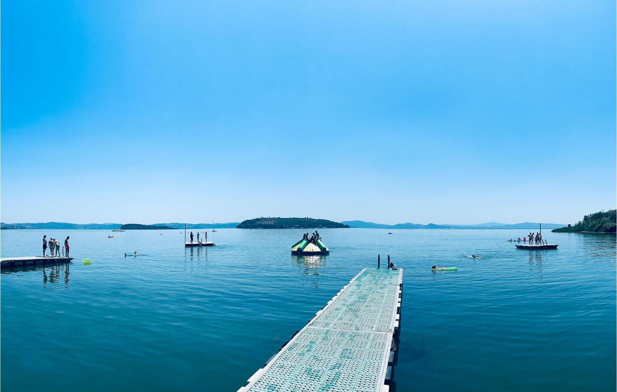 Gorgeous Stacaravan In Tuoro Sul Trasimeno Villa Eksteriør billede